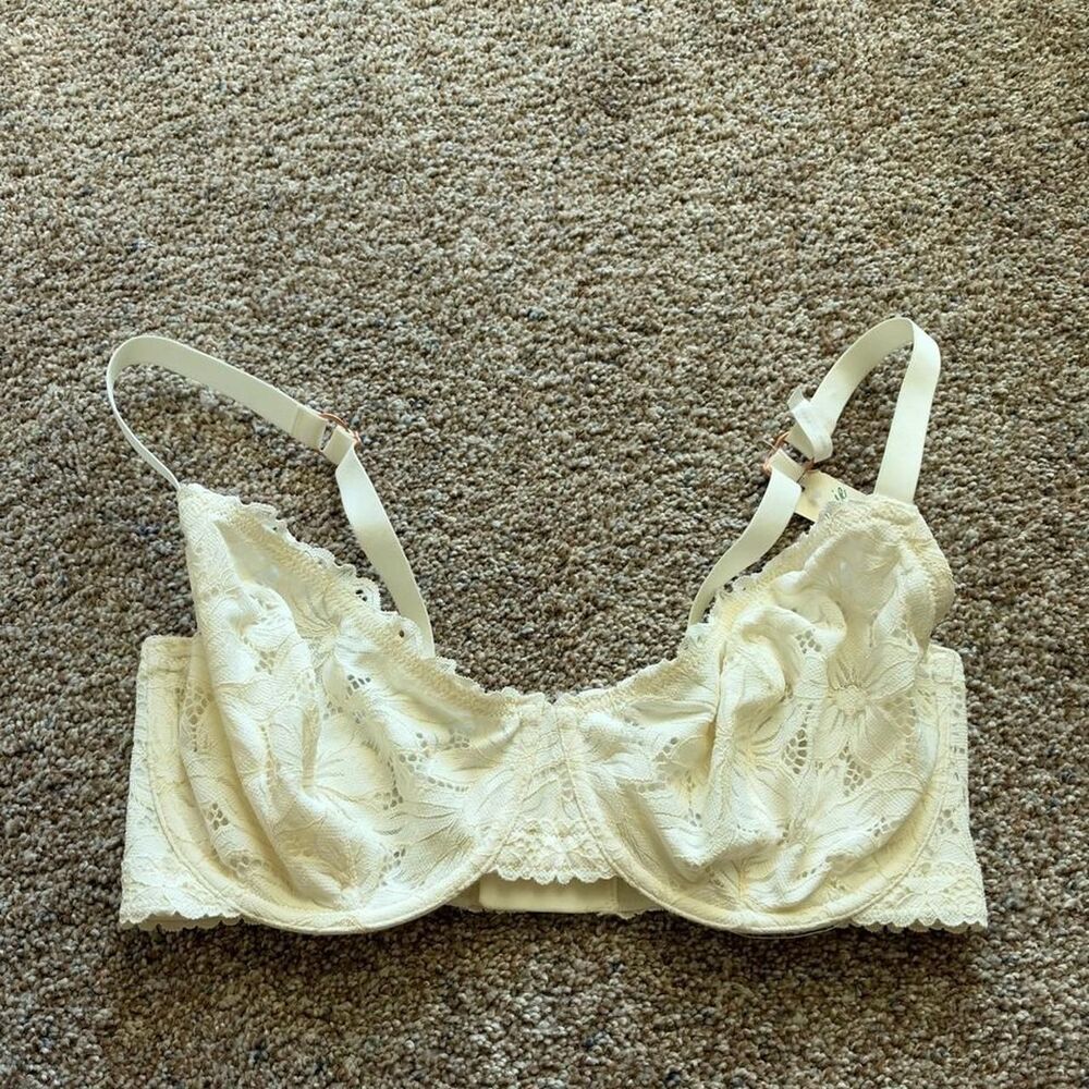 Victoria-s-secret Women's Cream and White Bra